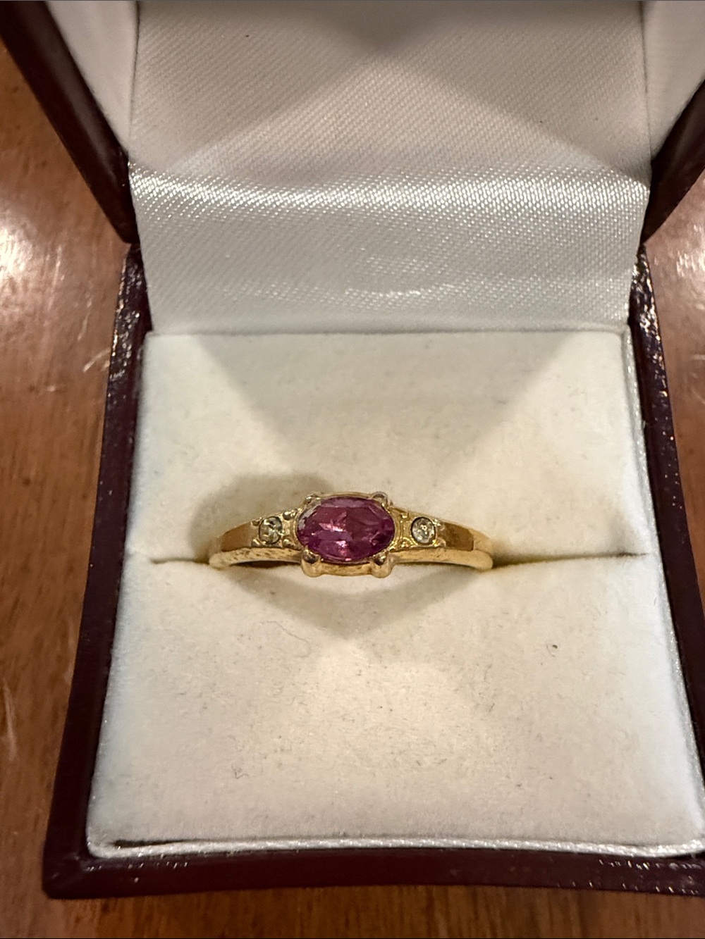 Avon Gold-Tone Ring with Pink Oval Stone and Side Accents Size 8 3/4